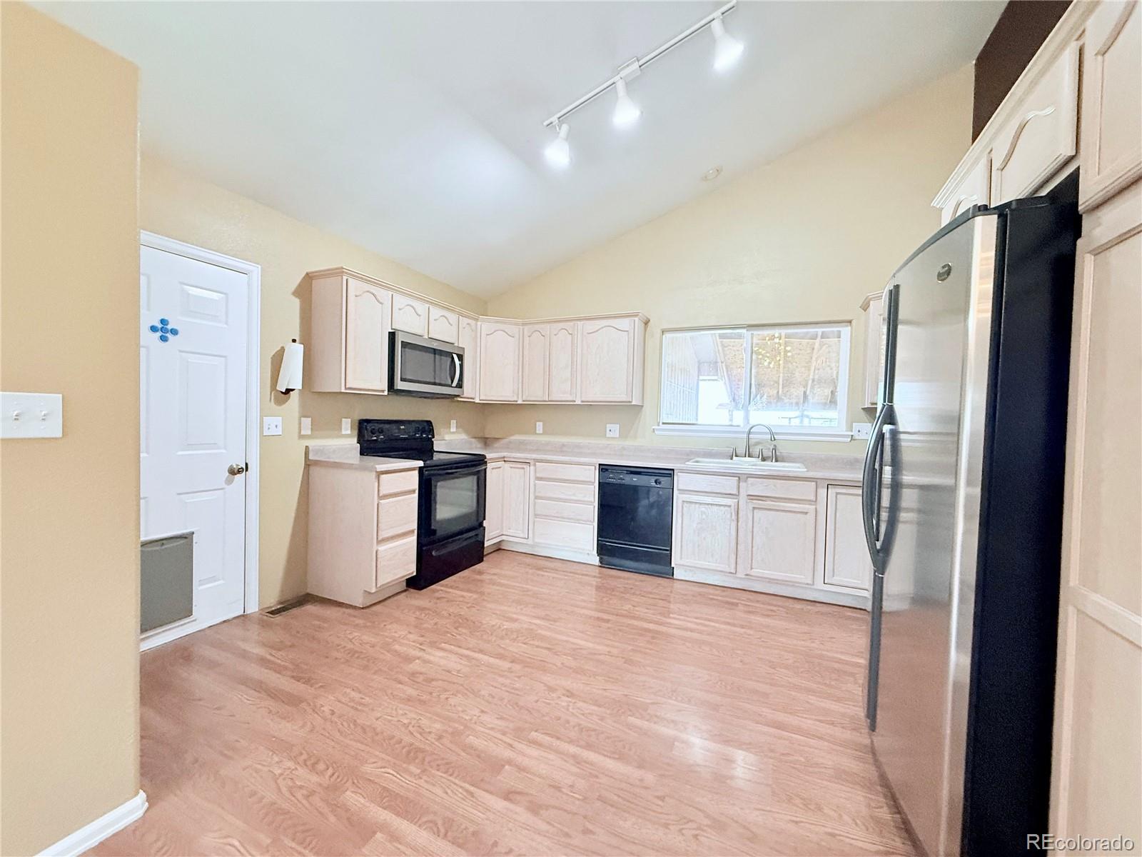 MLS Image #8 for 910 s elgin court,pueblo, Colorado