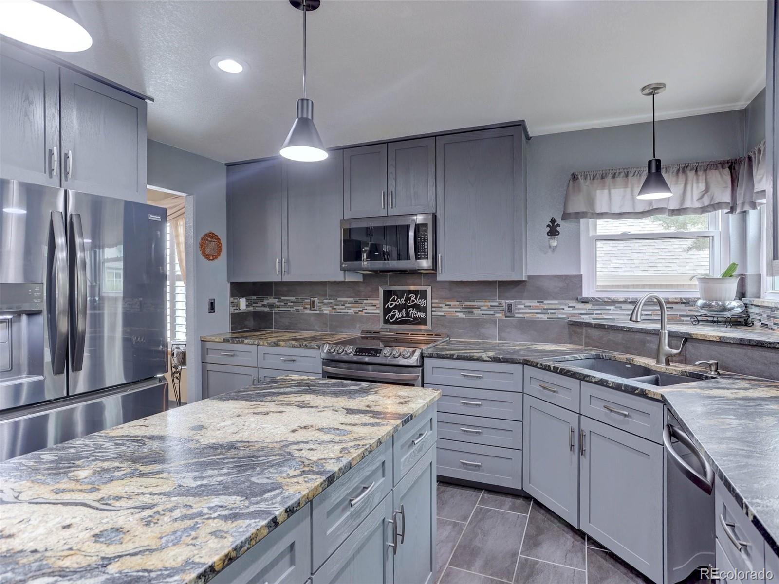 MLS Image #10 for 11246 w coal mine drive,littleton, Colorado