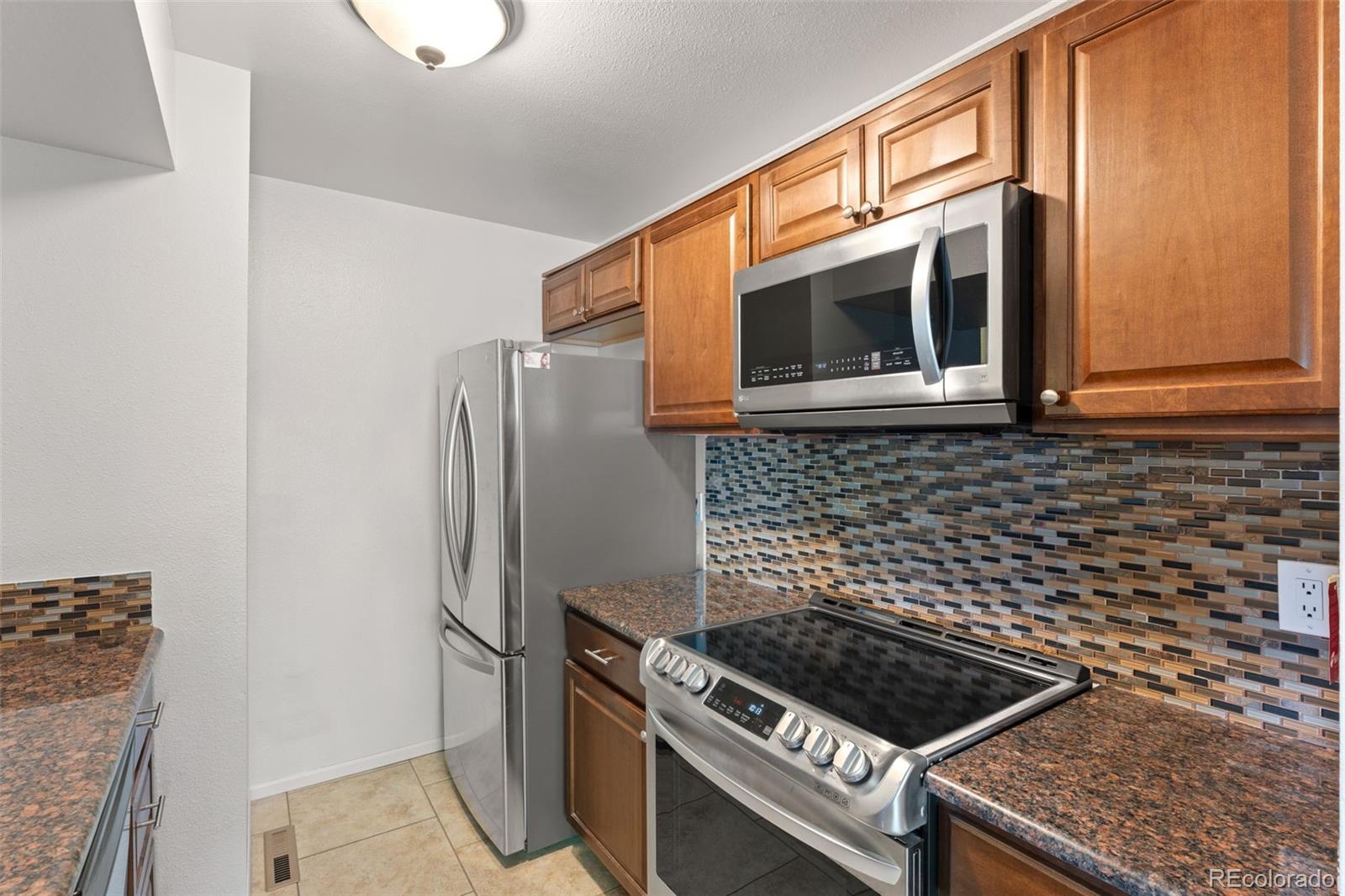 MLS Image #13 for 935  saturn drive,colorado springs, Colorado