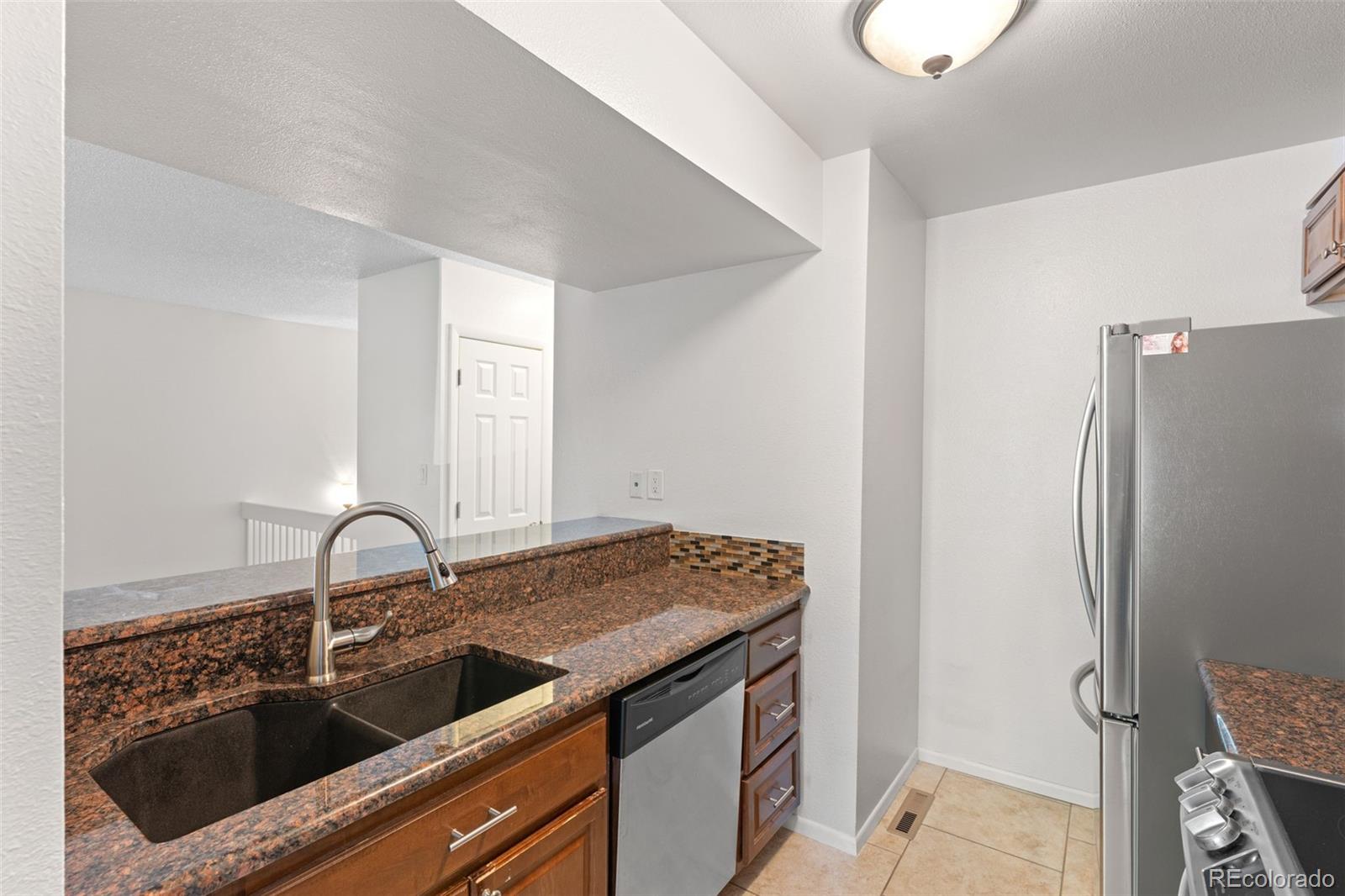 MLS Image #14 for 935  saturn drive,colorado springs, Colorado