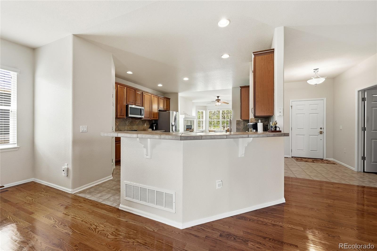 MLS Image #9 for 21993 e heritage parkway,aurora, Colorado