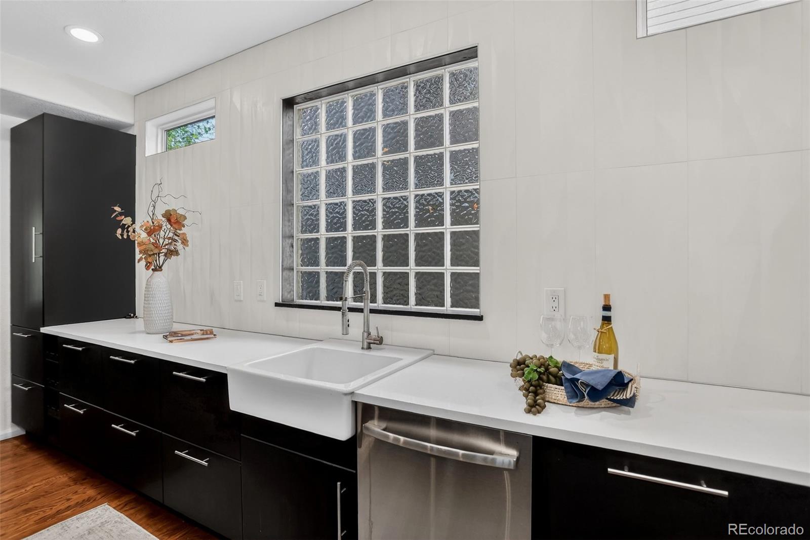 MLS Image #10 for 8031 e bayaud avenue,denver, Colorado
