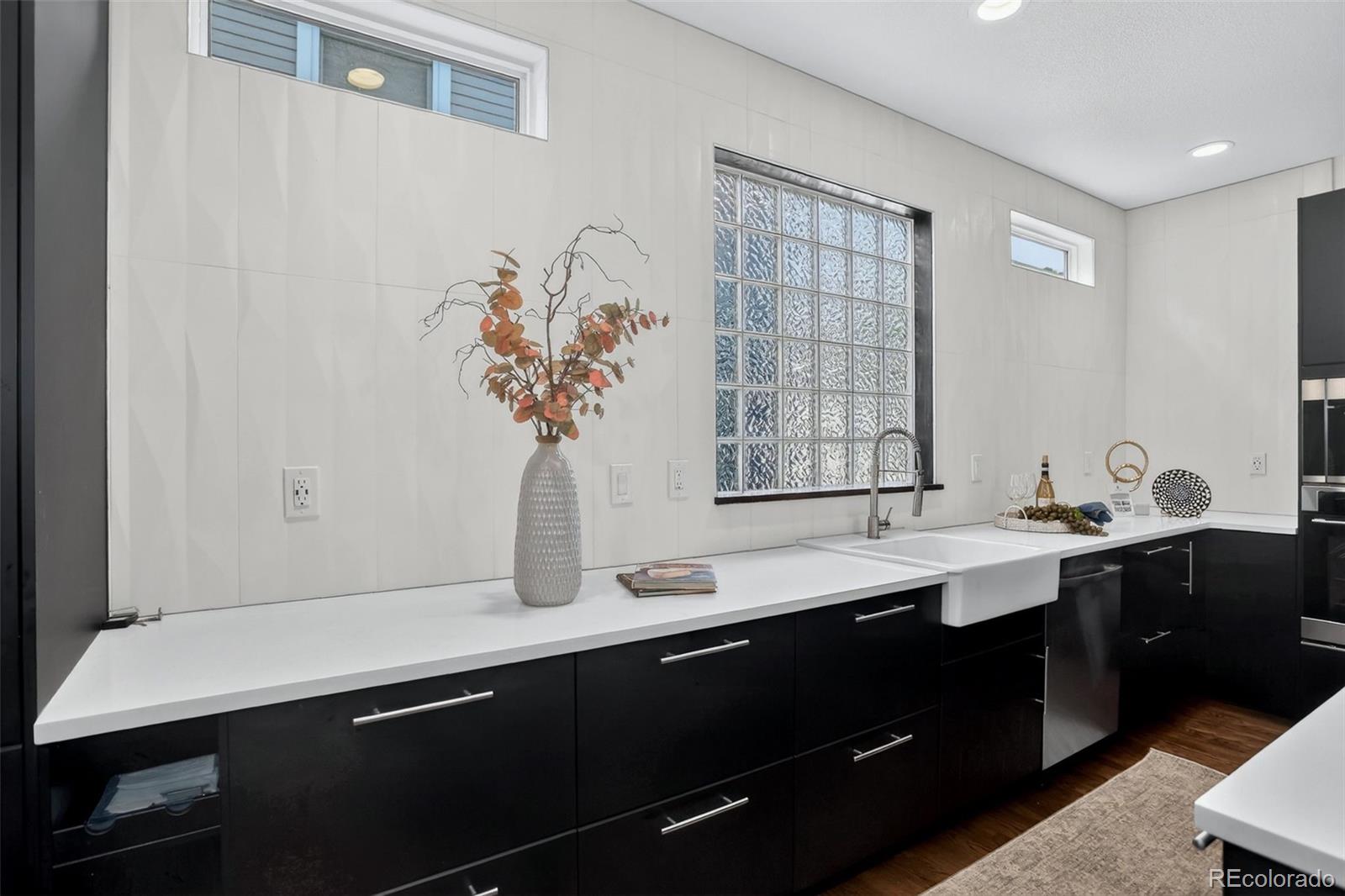 MLS Image #11 for 8031 e bayaud avenue,denver, Colorado