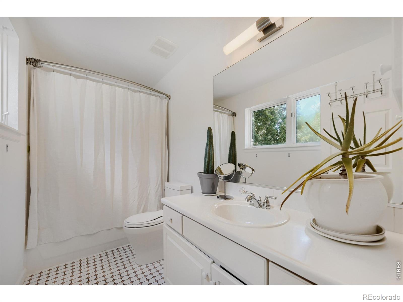 MLS Image #19 for 1476  periwinkle drive,boulder, Colorado