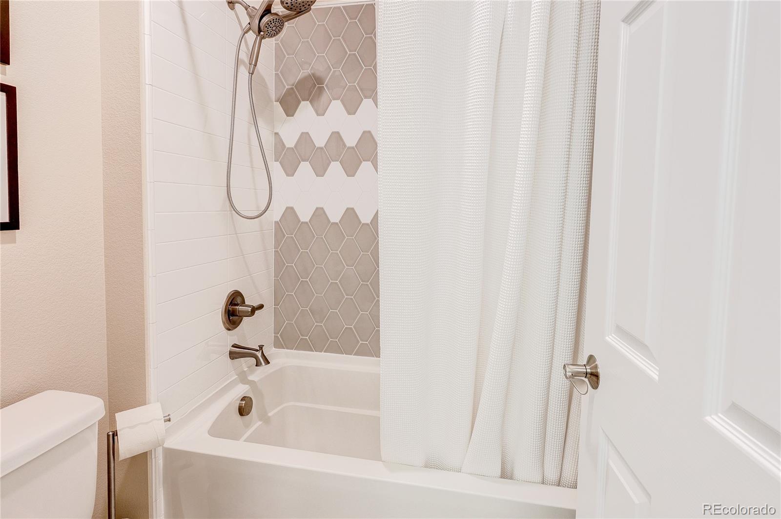 MLS Image #32 for 7214 s shady grove court,aurora, Colorado