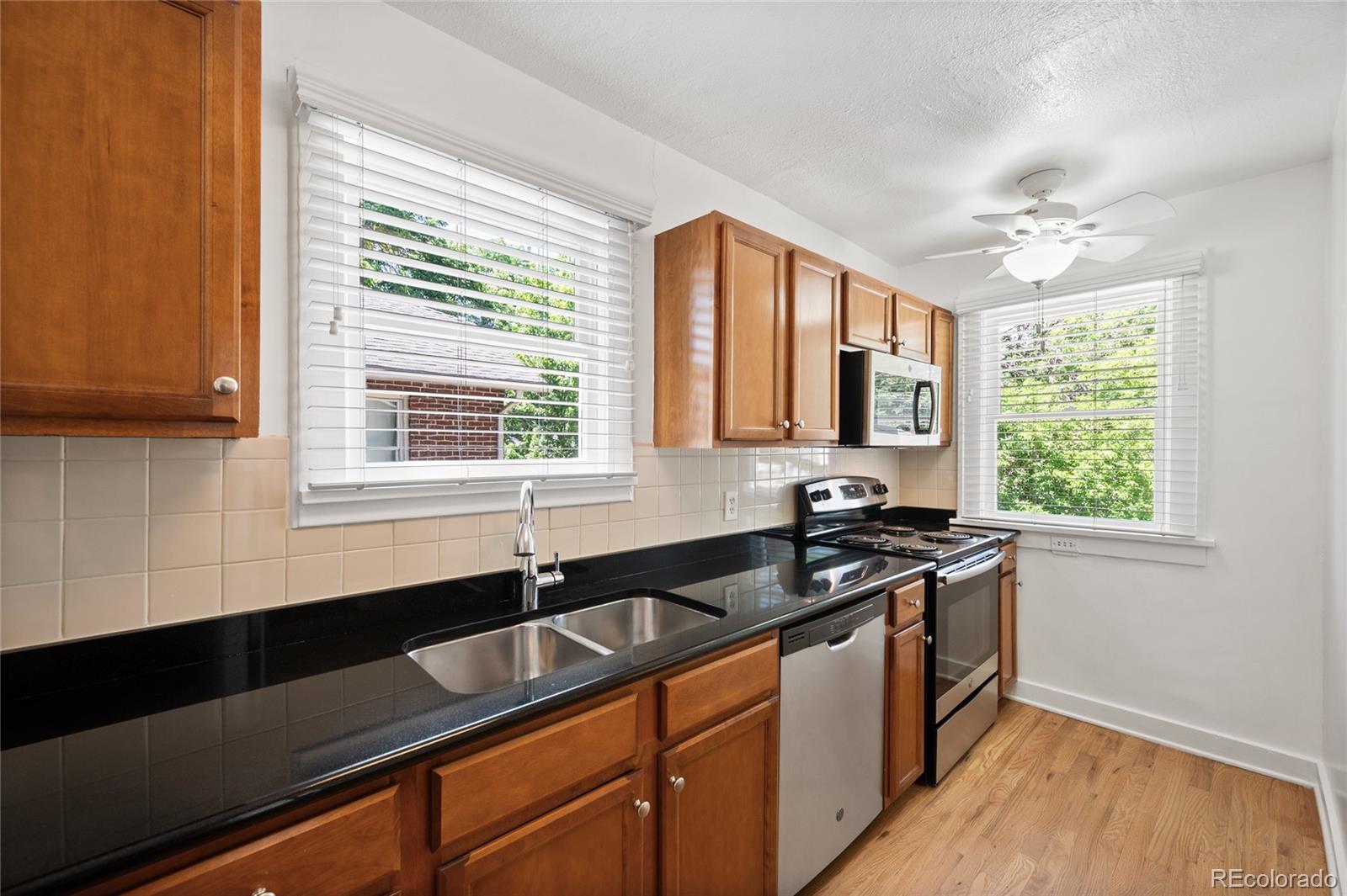 MLS Image #11 for 1423 s university boulevard,denver, Colorado
