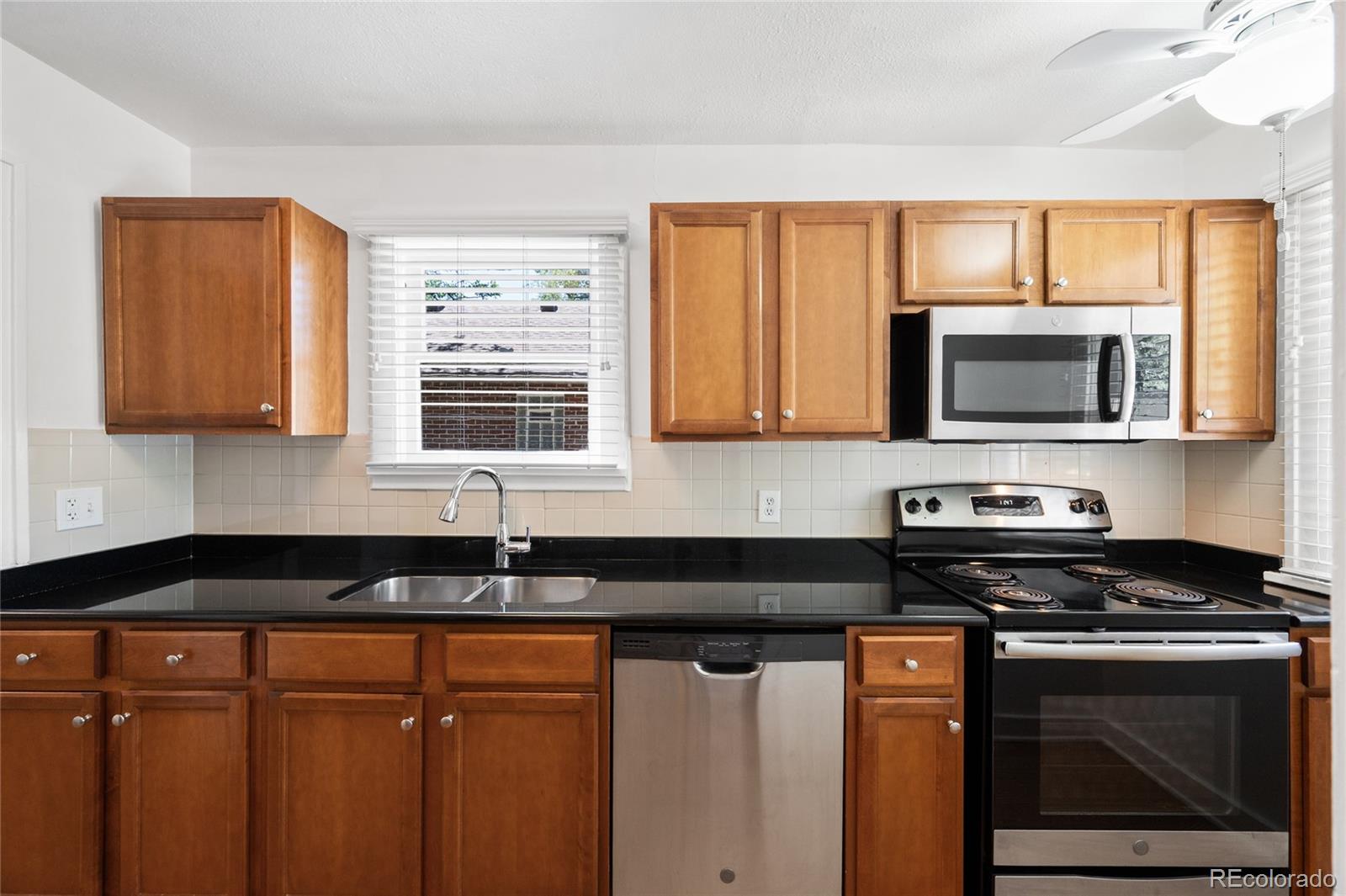 MLS Image #12 for 1423 s university boulevard,denver, Colorado