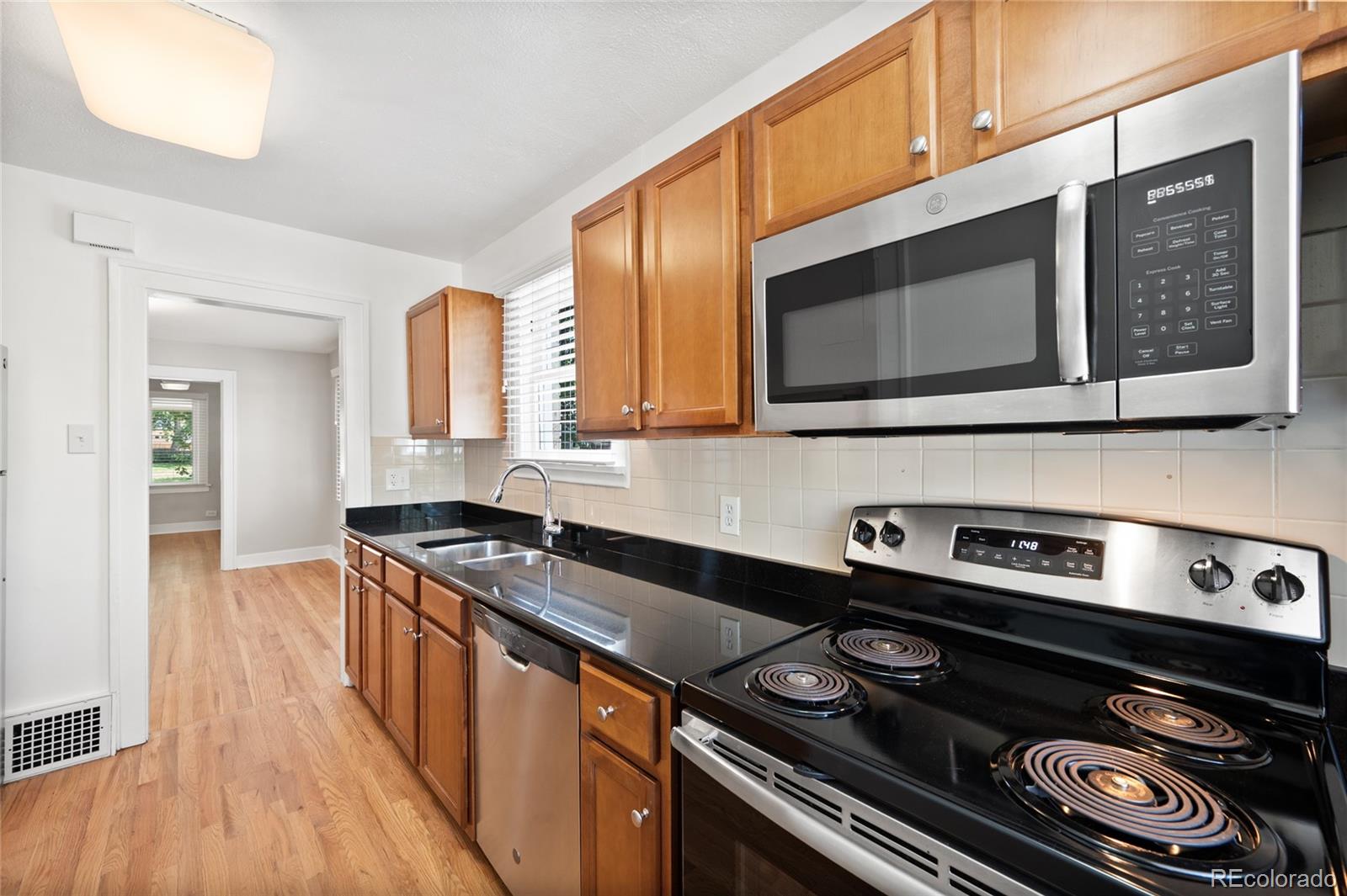 MLS Image #13 for 1423 s university boulevard,denver, Colorado