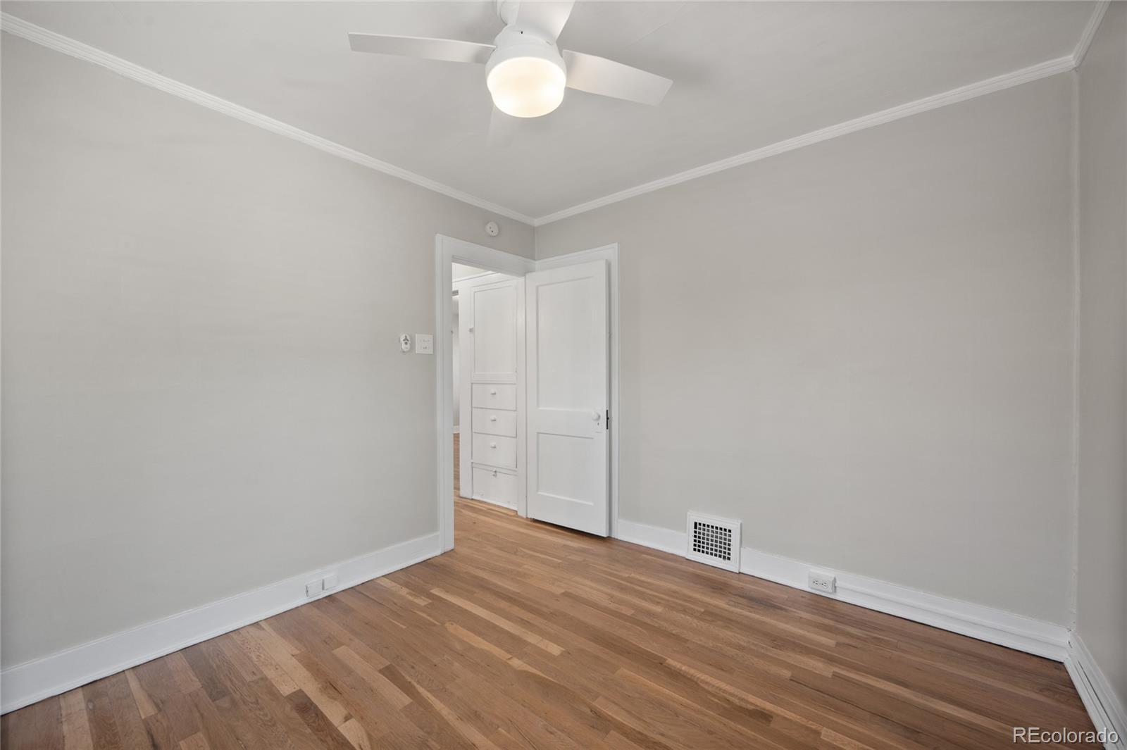 MLS Image #16 for 1423 s university boulevard,denver, Colorado