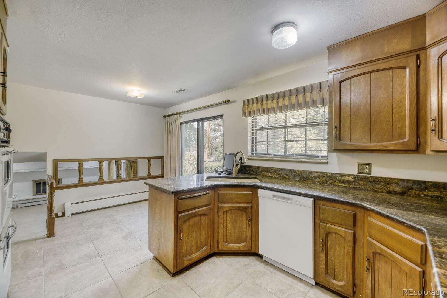 MLS Image #4 for 3724 s poplar street,denver, Colorado