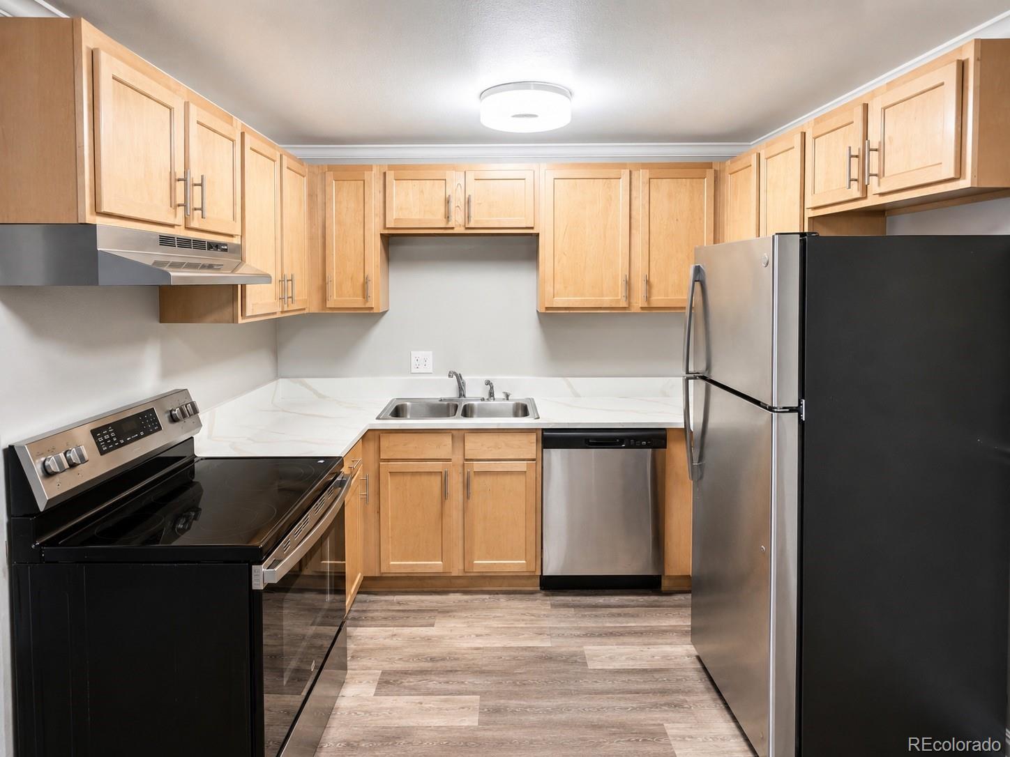 MLS Image #3 for 1390  emerson street 107,denver, Colorado