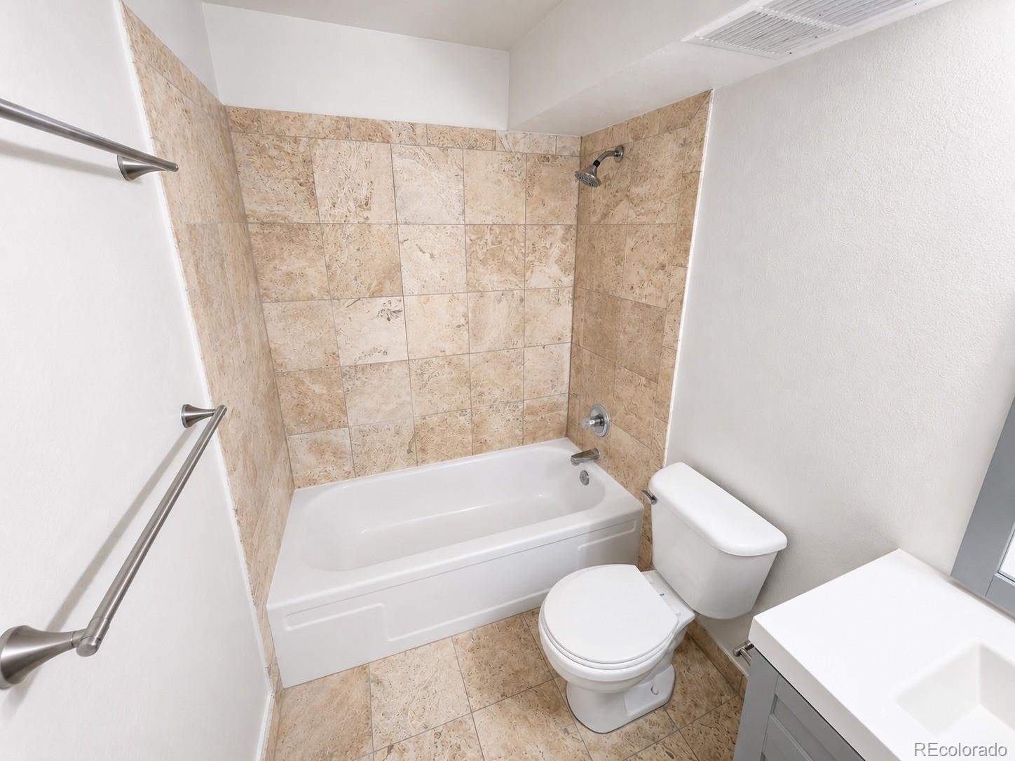 MLS Image #7 for 1390  emerson street 107,denver, Colorado
