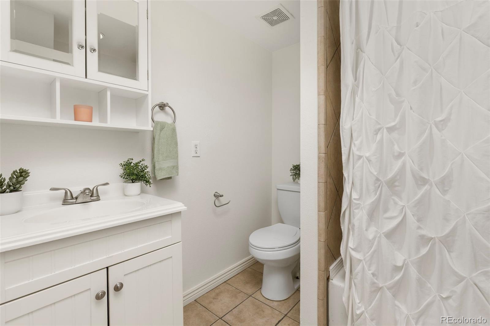 MLS Image #13 for 14199 e dickinson drive b,aurora, Colorado