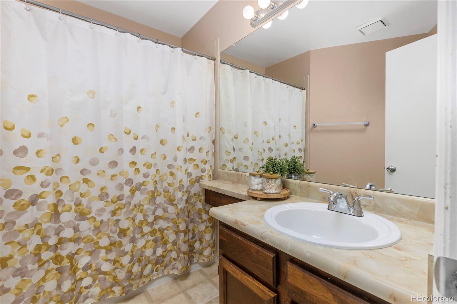 MLS Image #22 for 14199 e dickinson drive b,aurora, Colorado