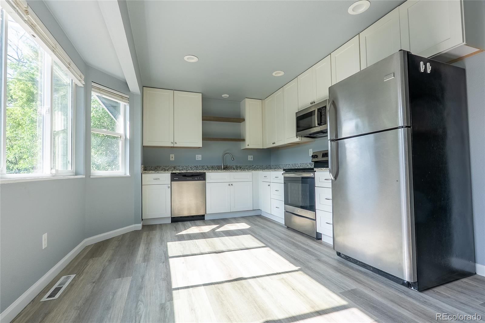 MLS Image #8 for 925  arrawanna street,colorado springs, Colorado