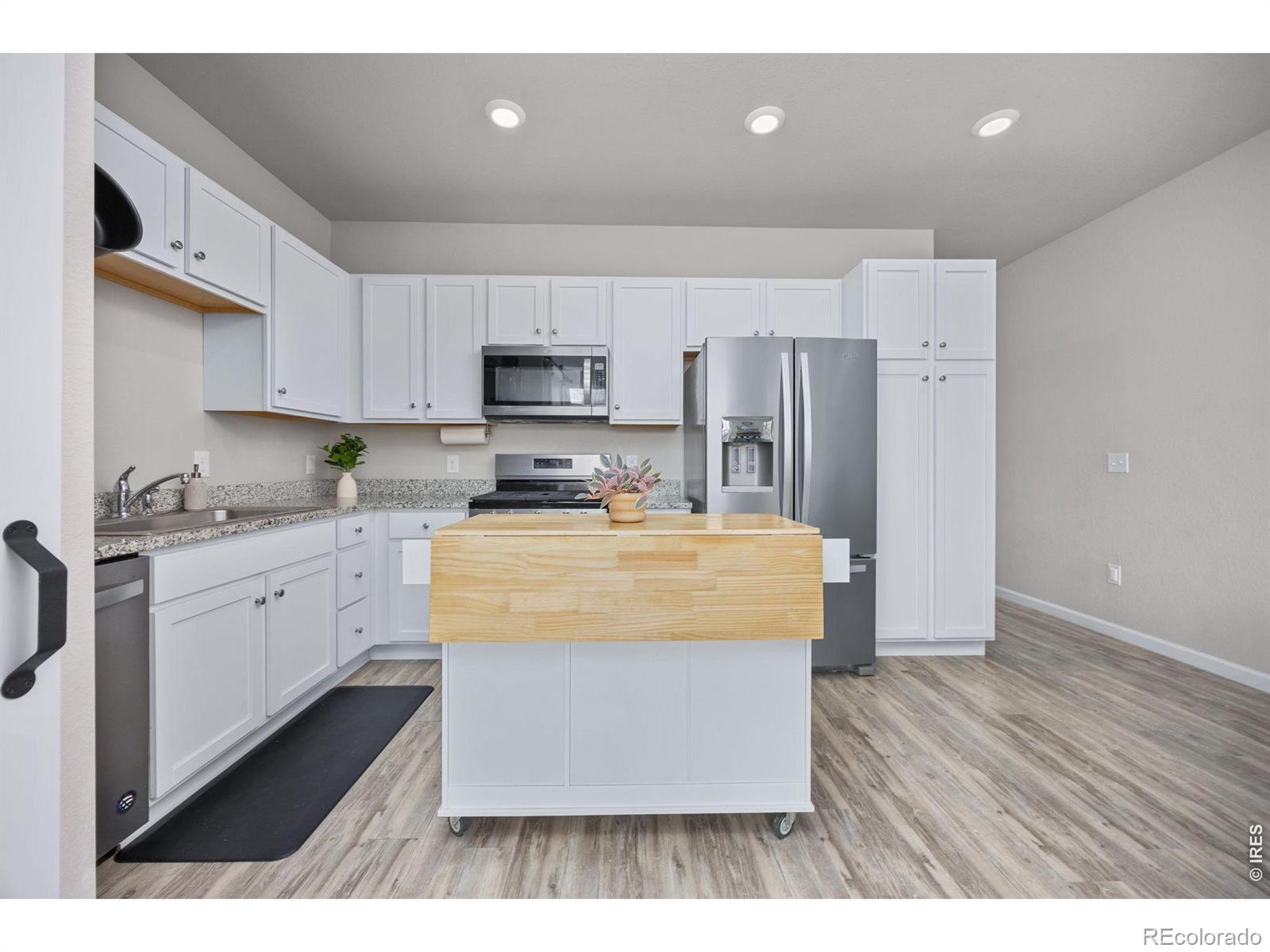 MLS Image #6 for 1116  oak circle,lakewood, Colorado