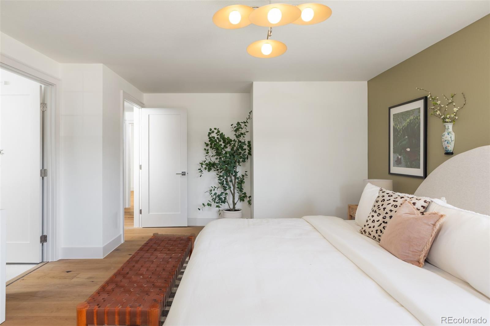 MLS Image #13 for 6001 e cedar avenue,denver, Colorado