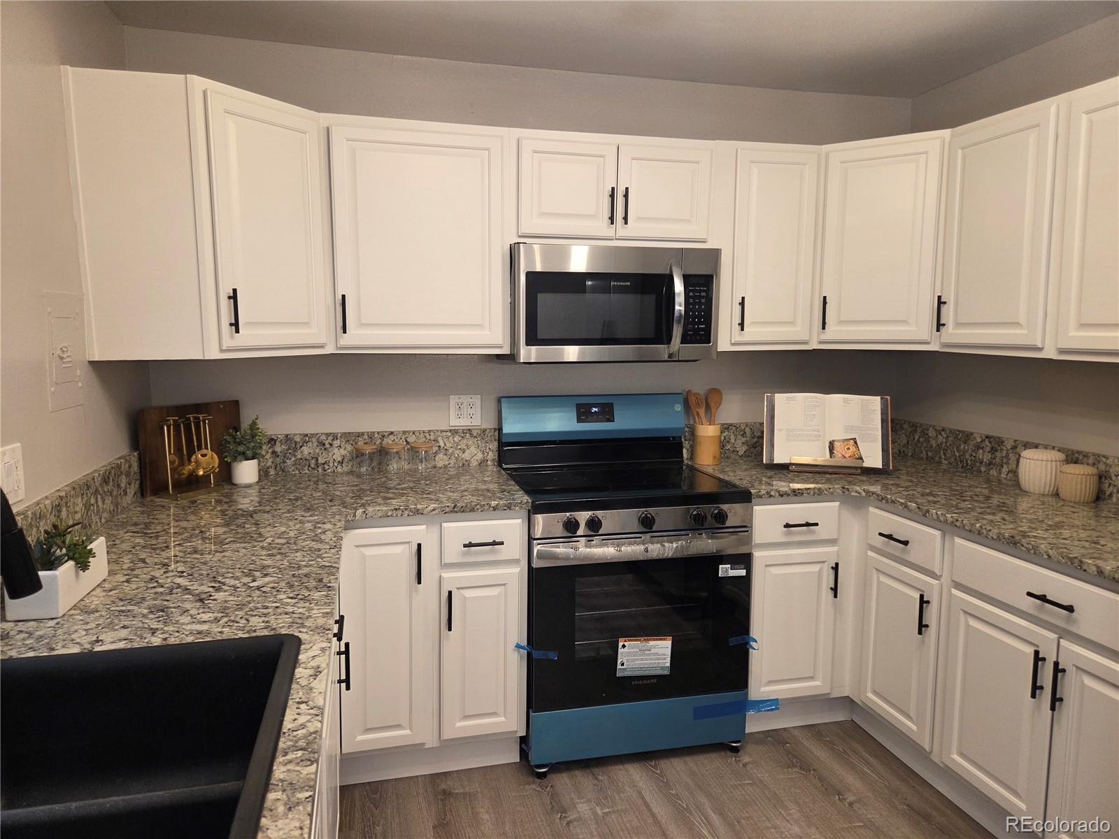 MLS Image #7 for 3282 s vrain street,denver, Colorado