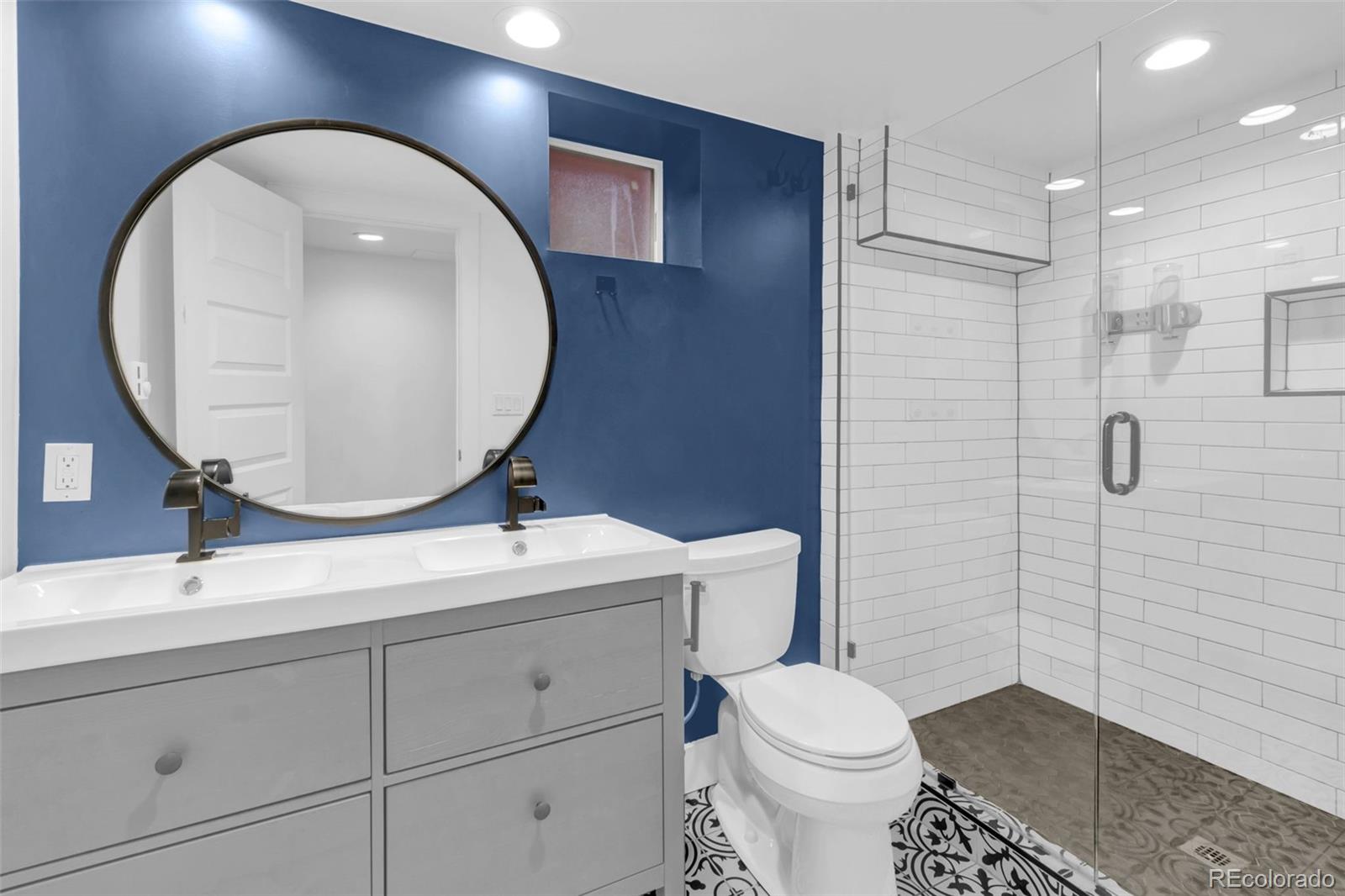 MLS Image #35 for 844 n marion street,denver, Colorado