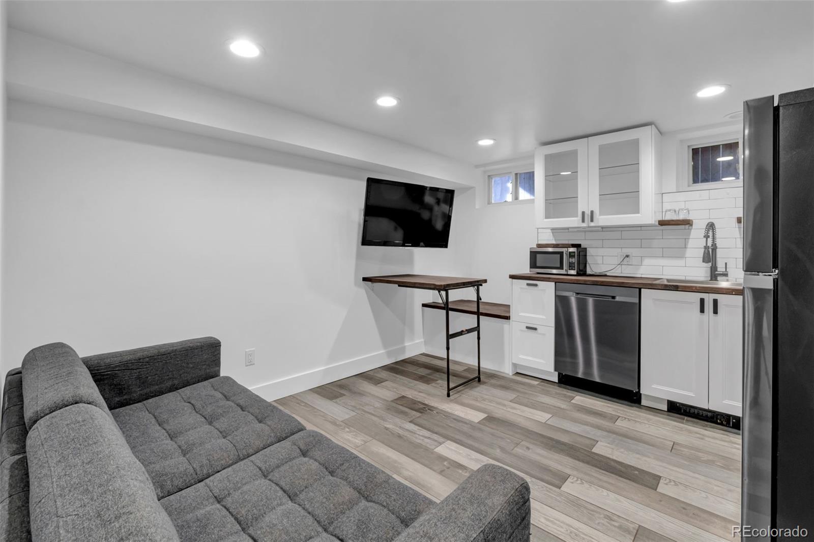 MLS Image #41 for 844 n marion street,denver, Colorado