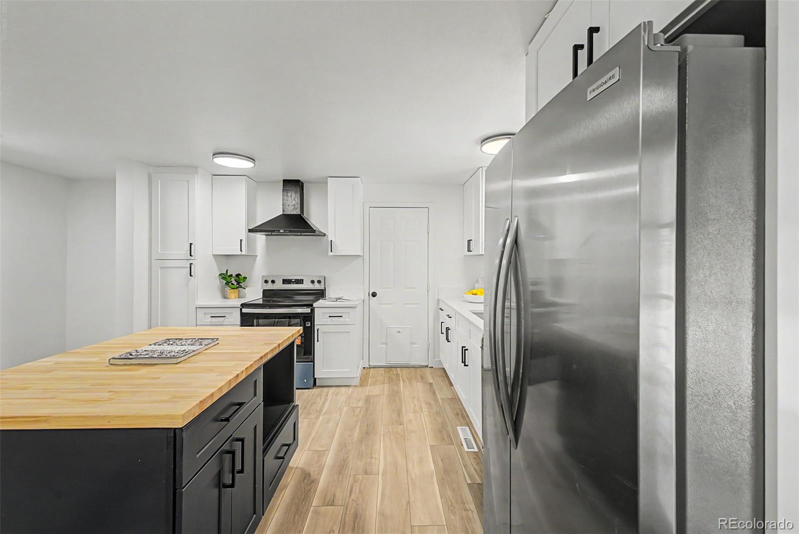 MLS Image #5 for 8346 e girard avenue,denver, Colorado