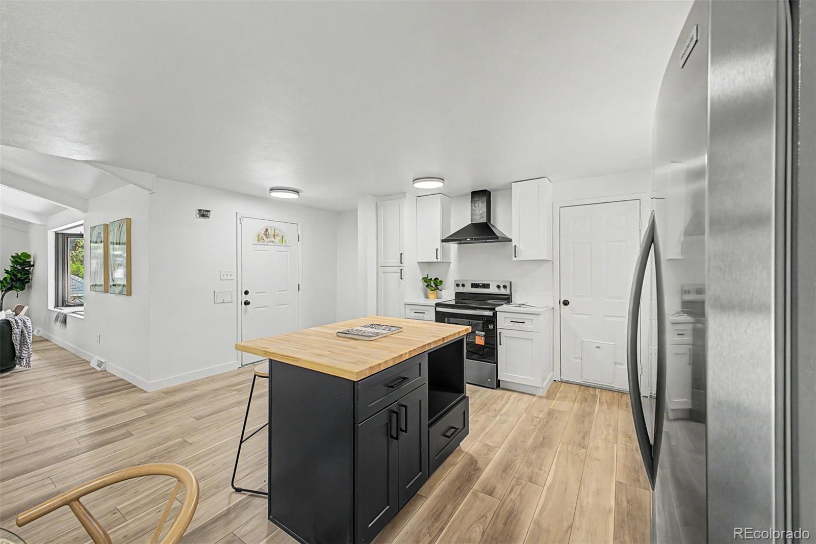 MLS Image #8 for 8346 e girard avenue,denver, Colorado