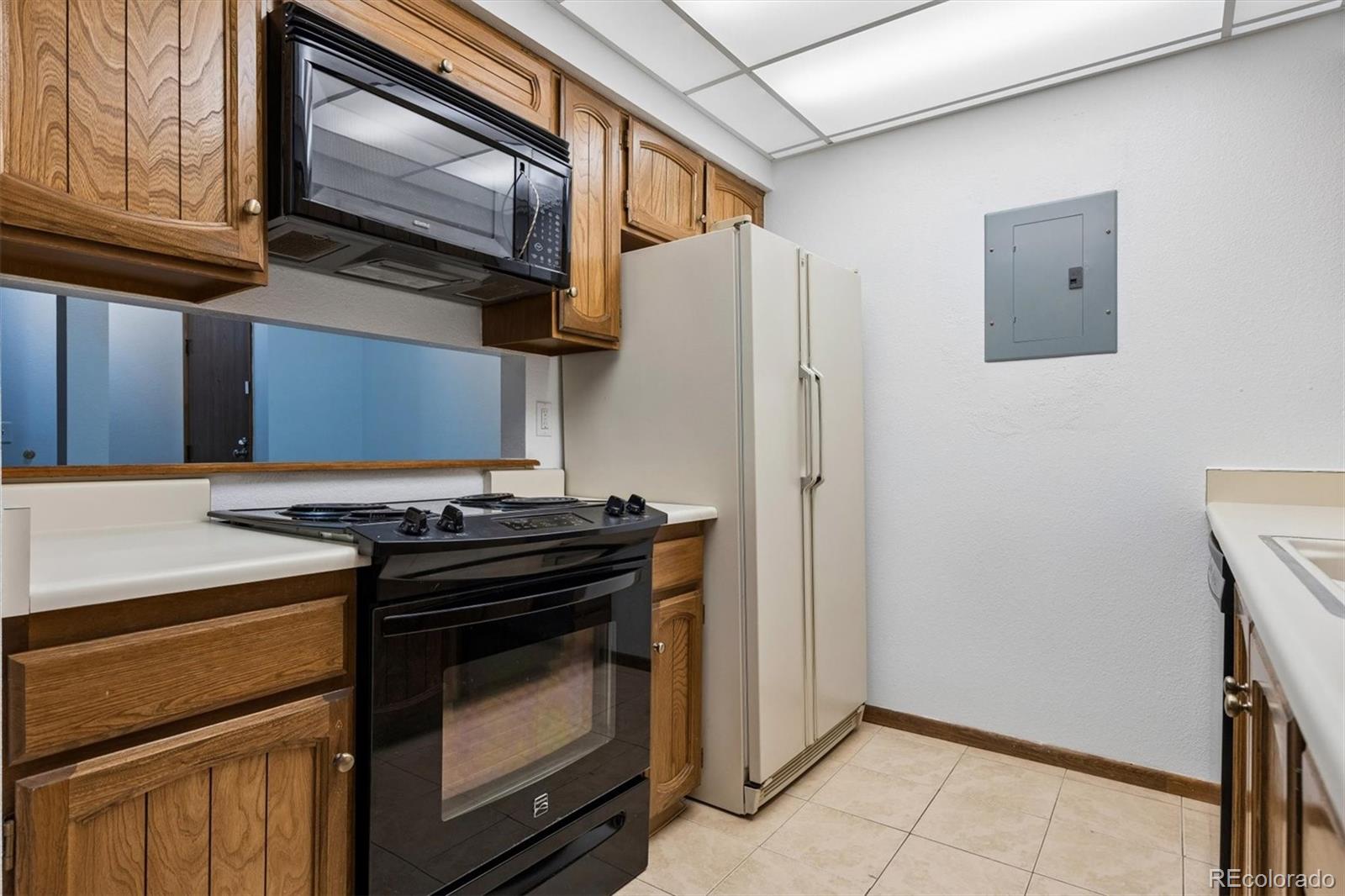 MLS Image #10 for 14214 e 1st drive,aurora, Colorado