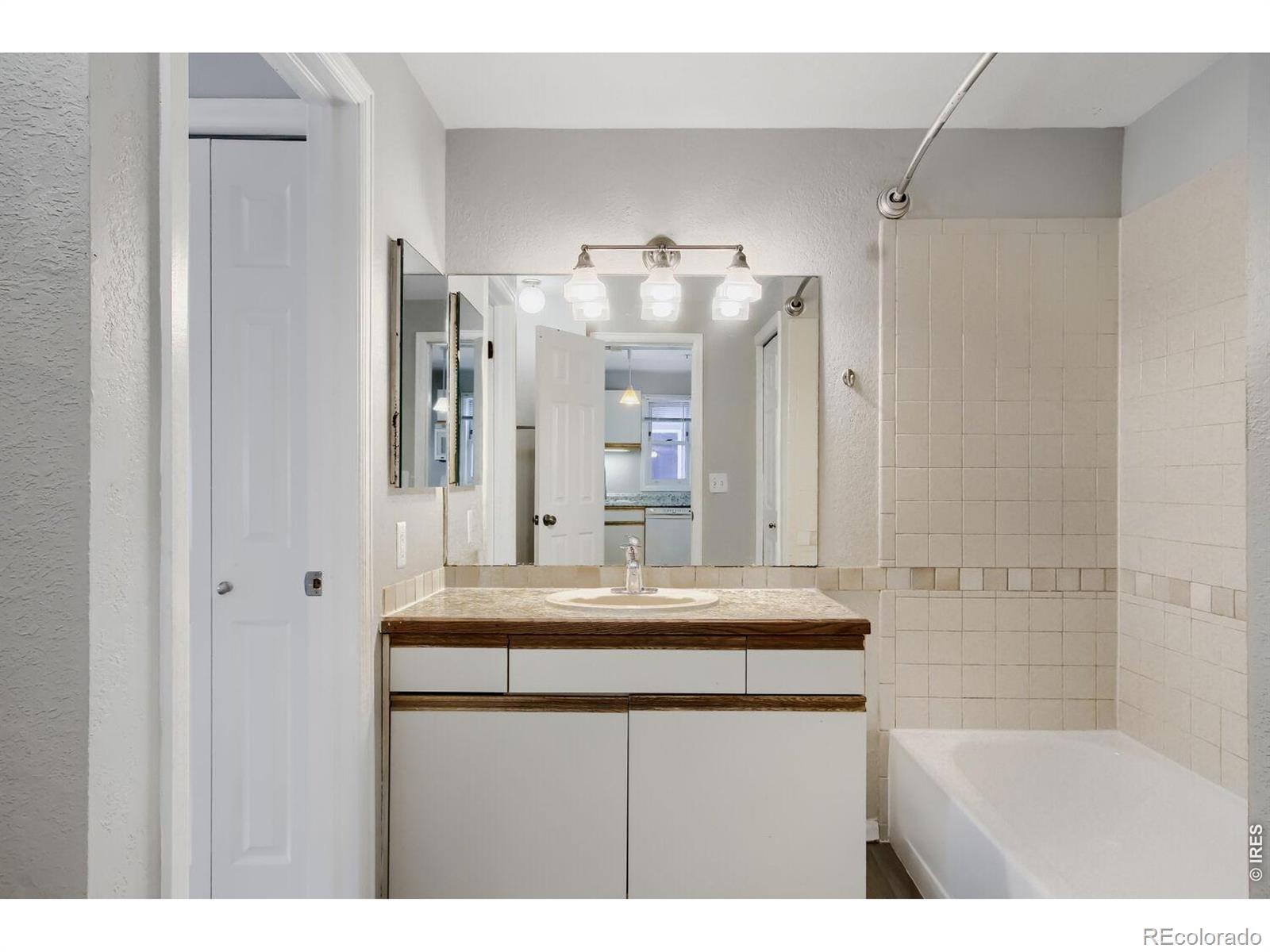 MLS Image #14 for 2201  pearl street,boulder, Colorado