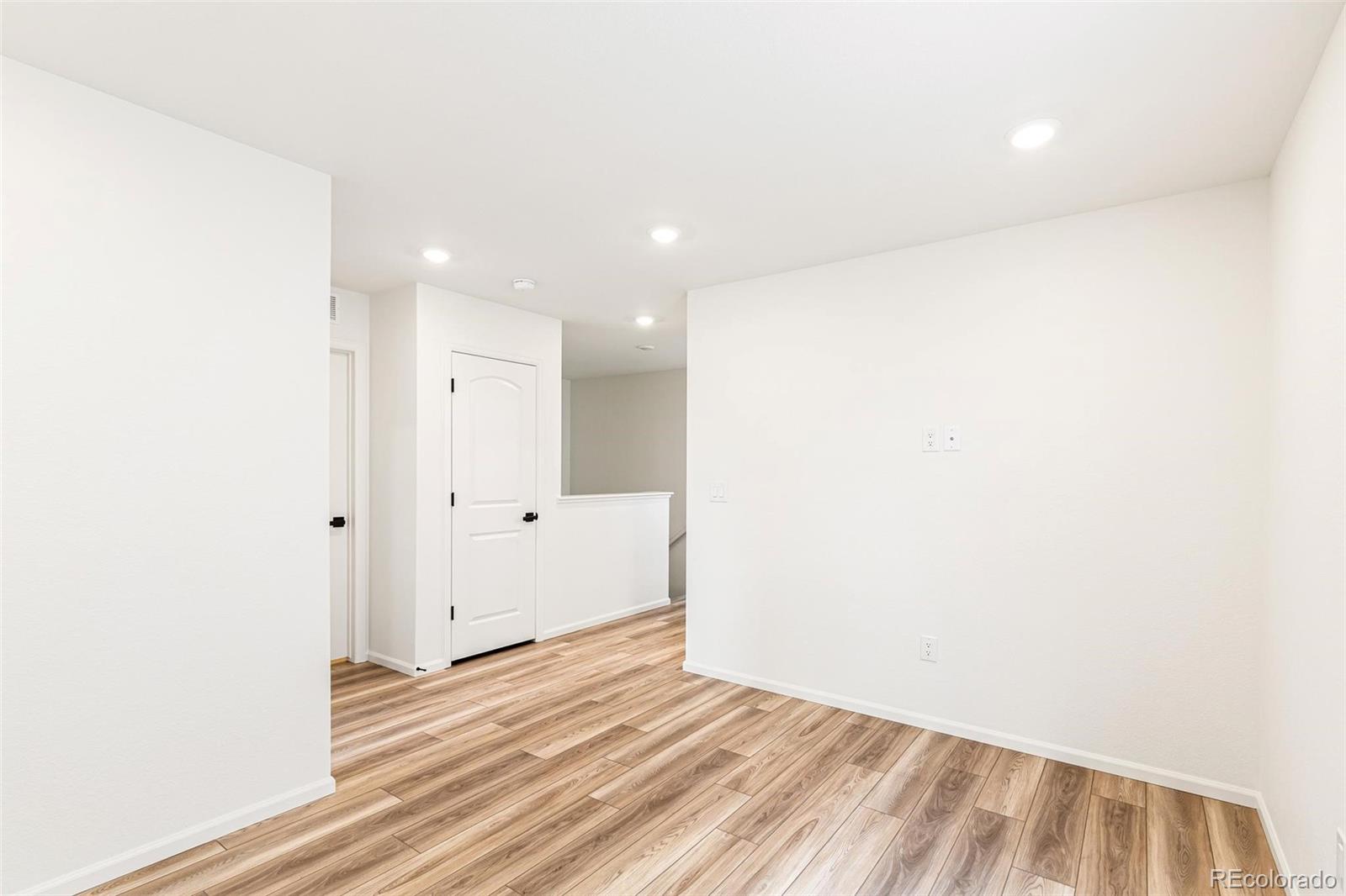 MLS Image #7 for 5736 n jebel street,aurora, Colorado