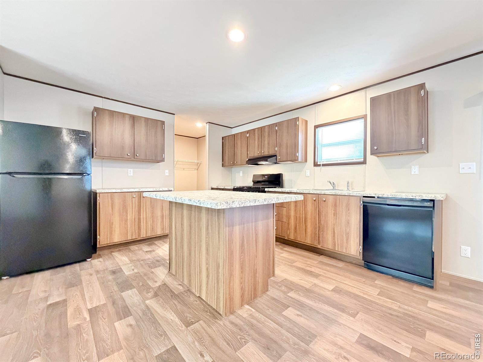MLS Image #7 for 103  beach drive,log lane village, Colorado