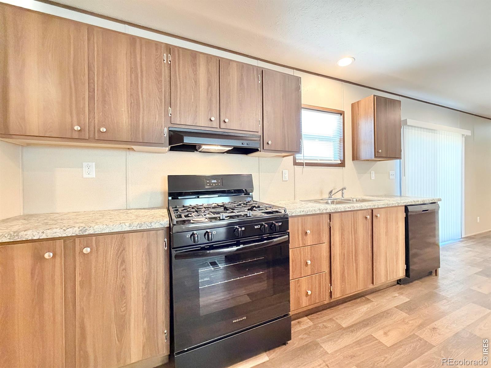 MLS Image #8 for 103  beach drive,log lane village, Colorado