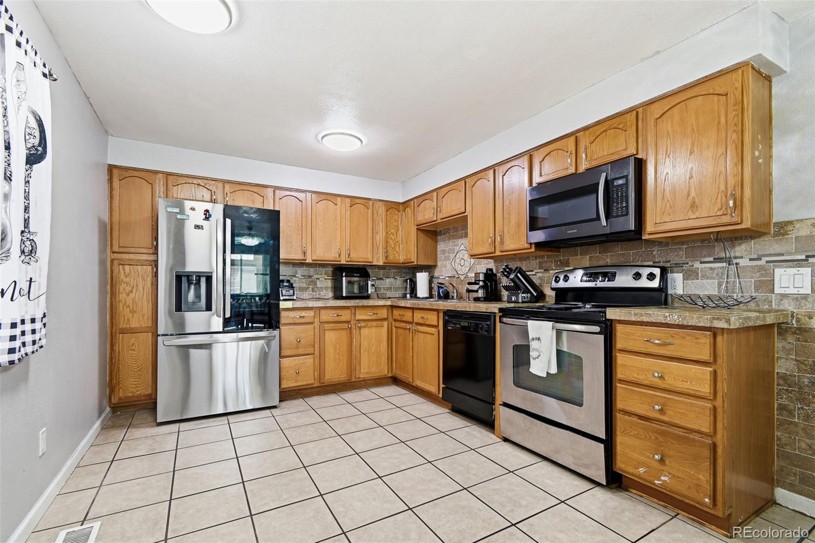 MLS Image #11 for 14938 e florida avenue,aurora, Colorado