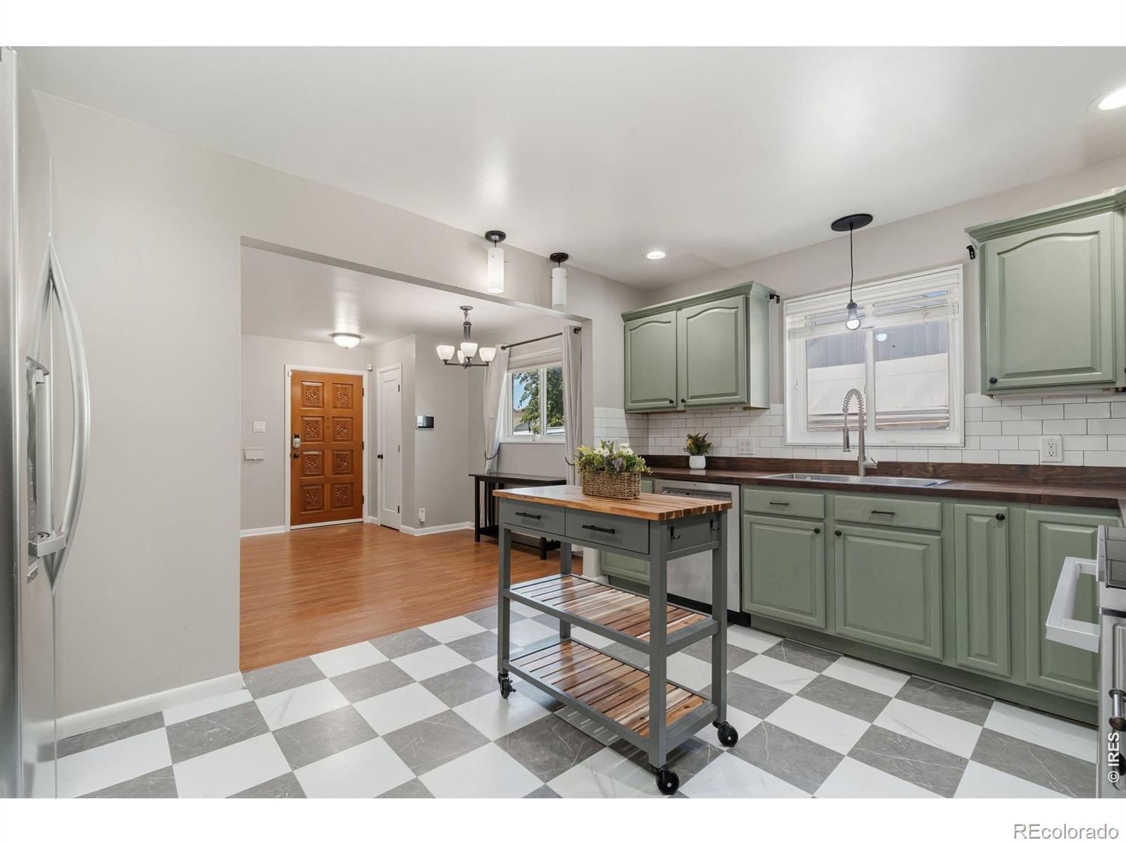 MLS Image #10 for 7270  avrum drive,denver, Colorado