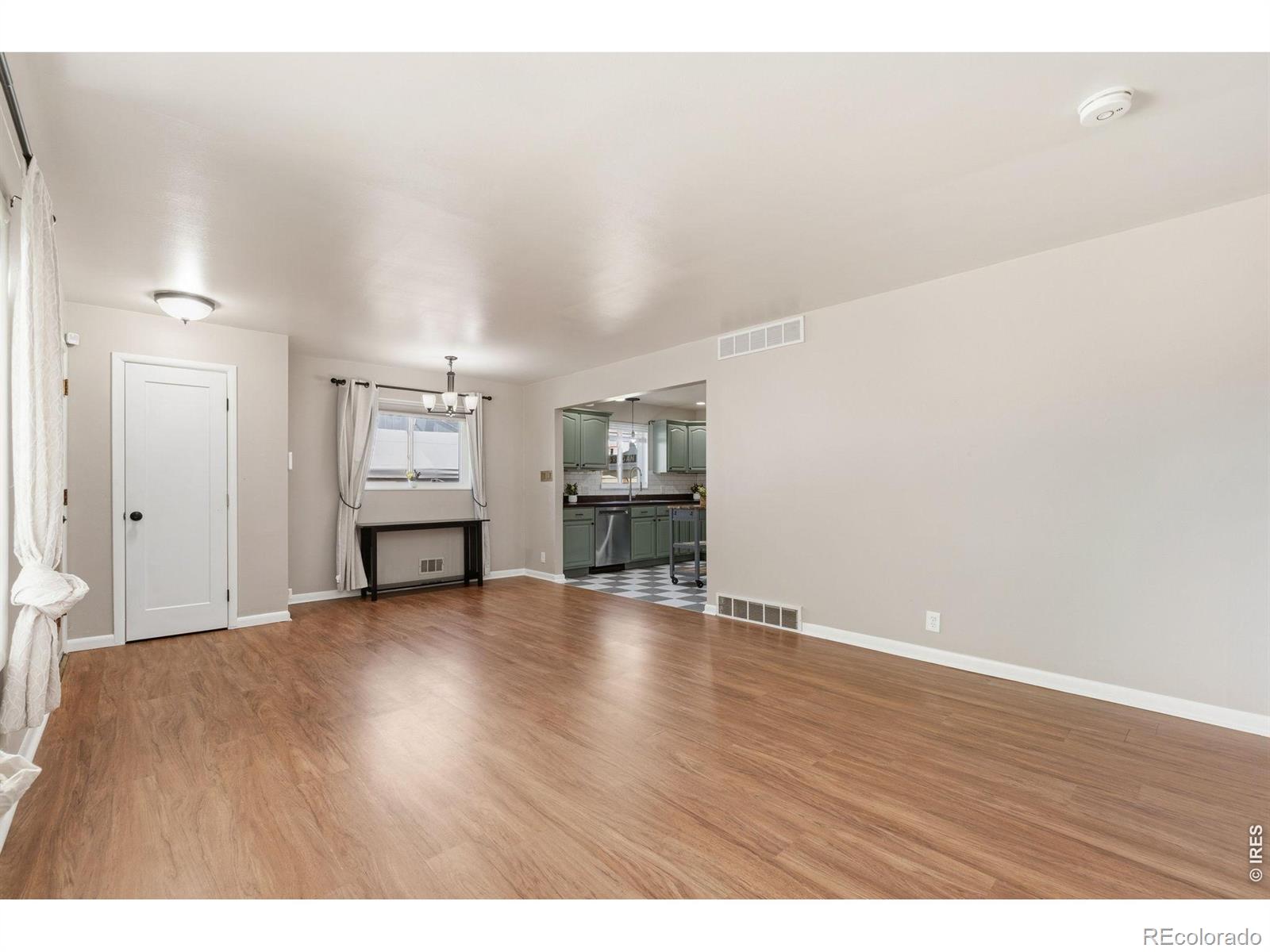 MLS Image #5 for 7270  avrum drive,denver, Colorado
