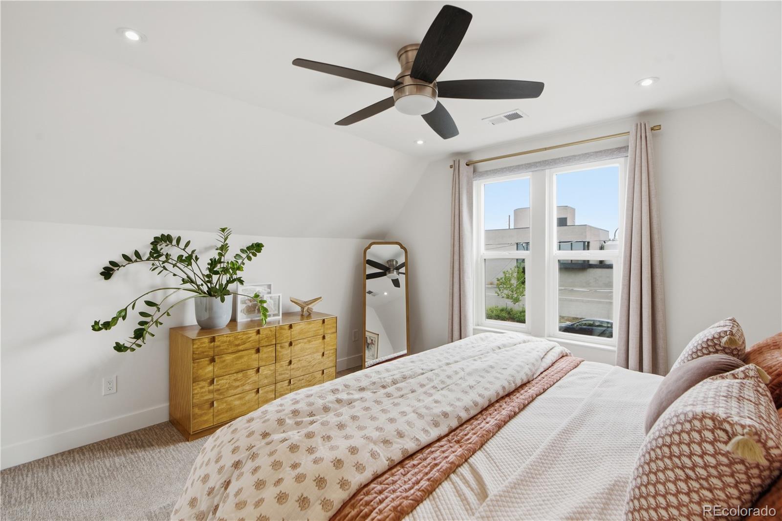 MLS Image #25 for 1419 s acoma street,denver, Colorado