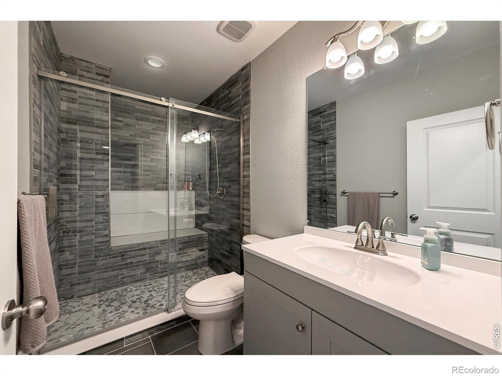 MLS Image #38 for 16277  pikes peak drive,broomfield, Colorado
