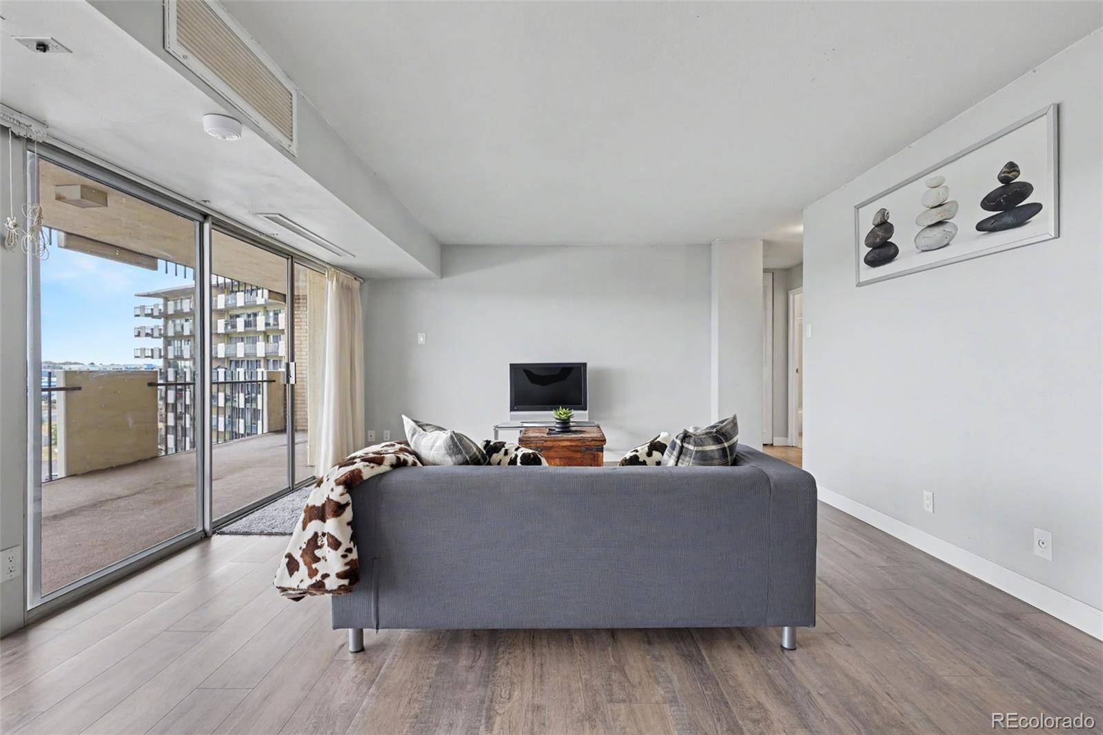 MLS Image #6 for 411  lakewood circle,colorado springs, Colorado