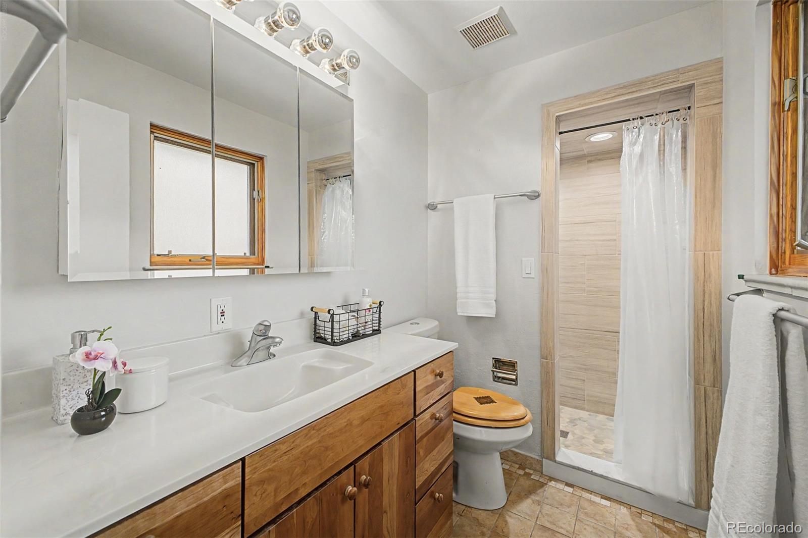 MLS Image #16 for 1511 s cherry street,denver, Colorado