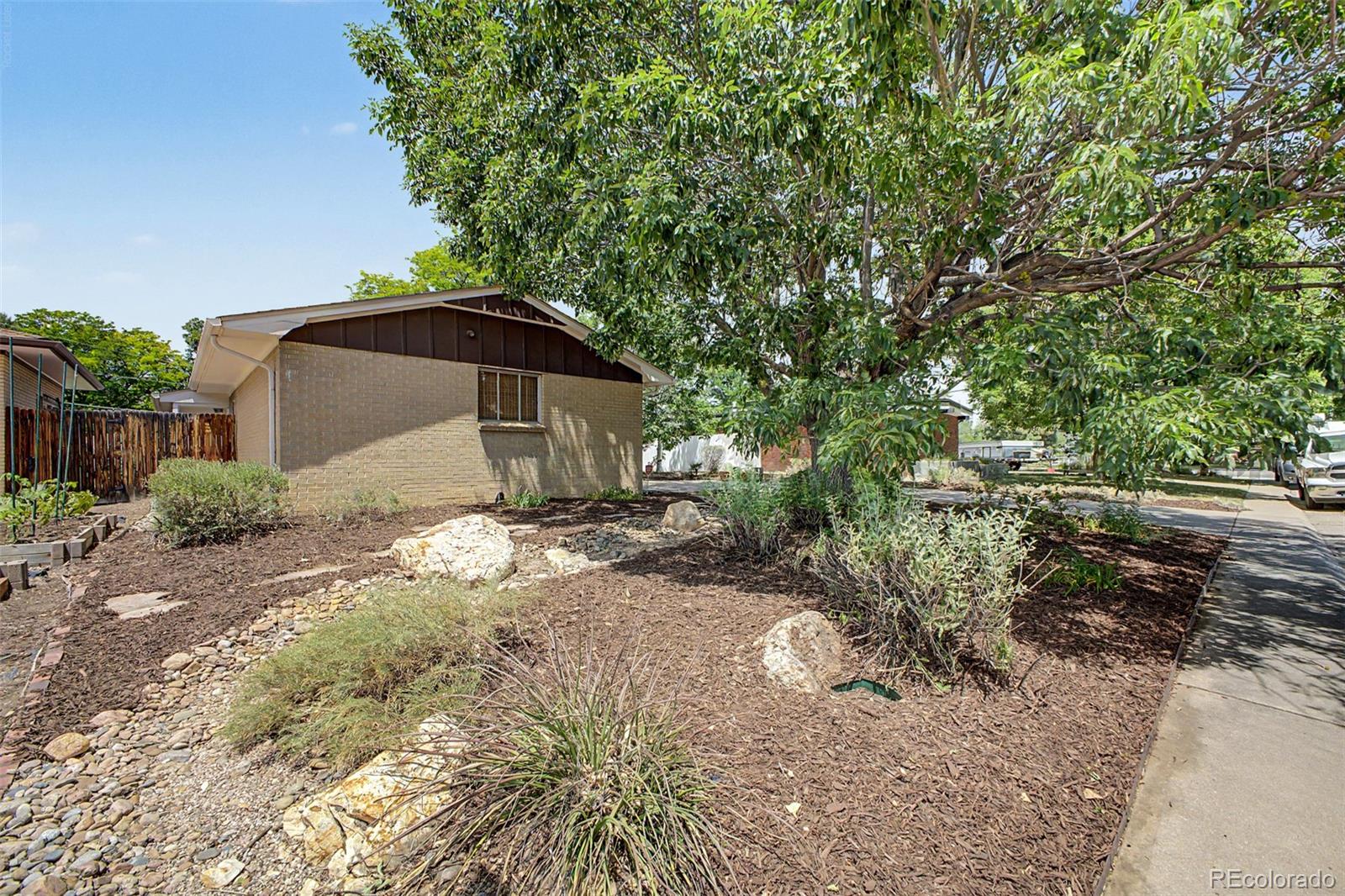 MLS Image #2 for 1511 s cherry street,denver, Colorado