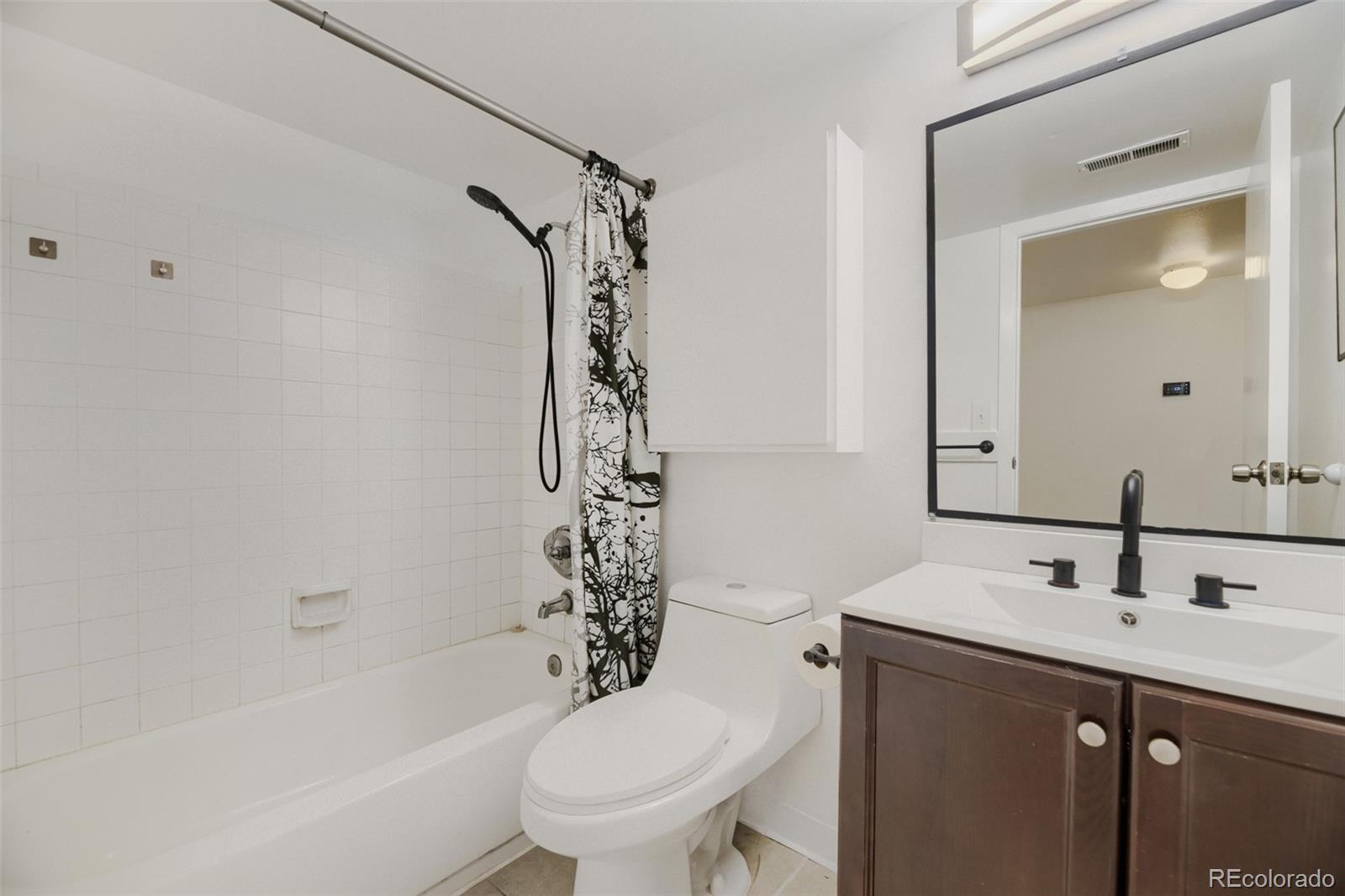 MLS Image #12 for 3100 s federal boulevard,denver, Colorado