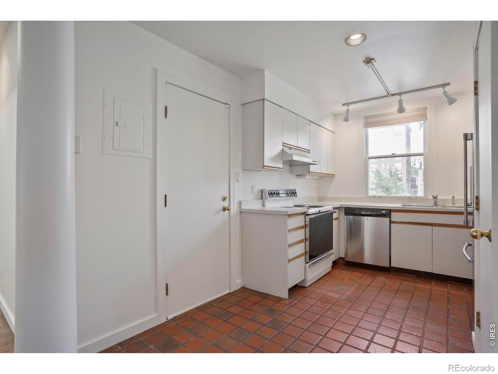 MLS Image #6 for 960 n sherman street 3e,denver, Colorado