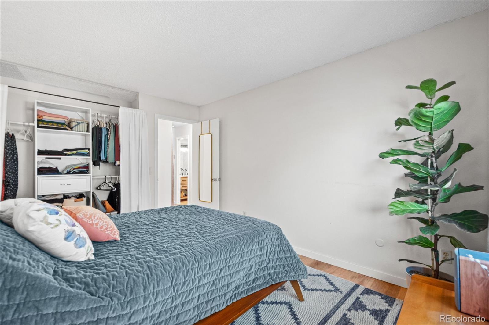 MLS Image #21 for 2225 s jasmine street,denver, Colorado