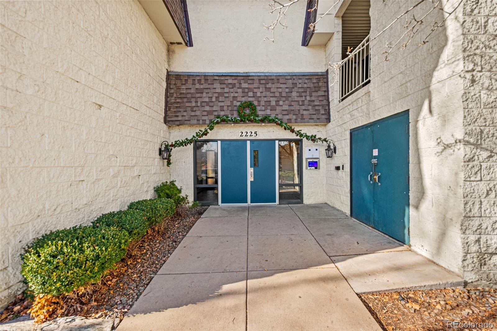 MLS Image #3 for 2225 s jasmine street,denver, Colorado