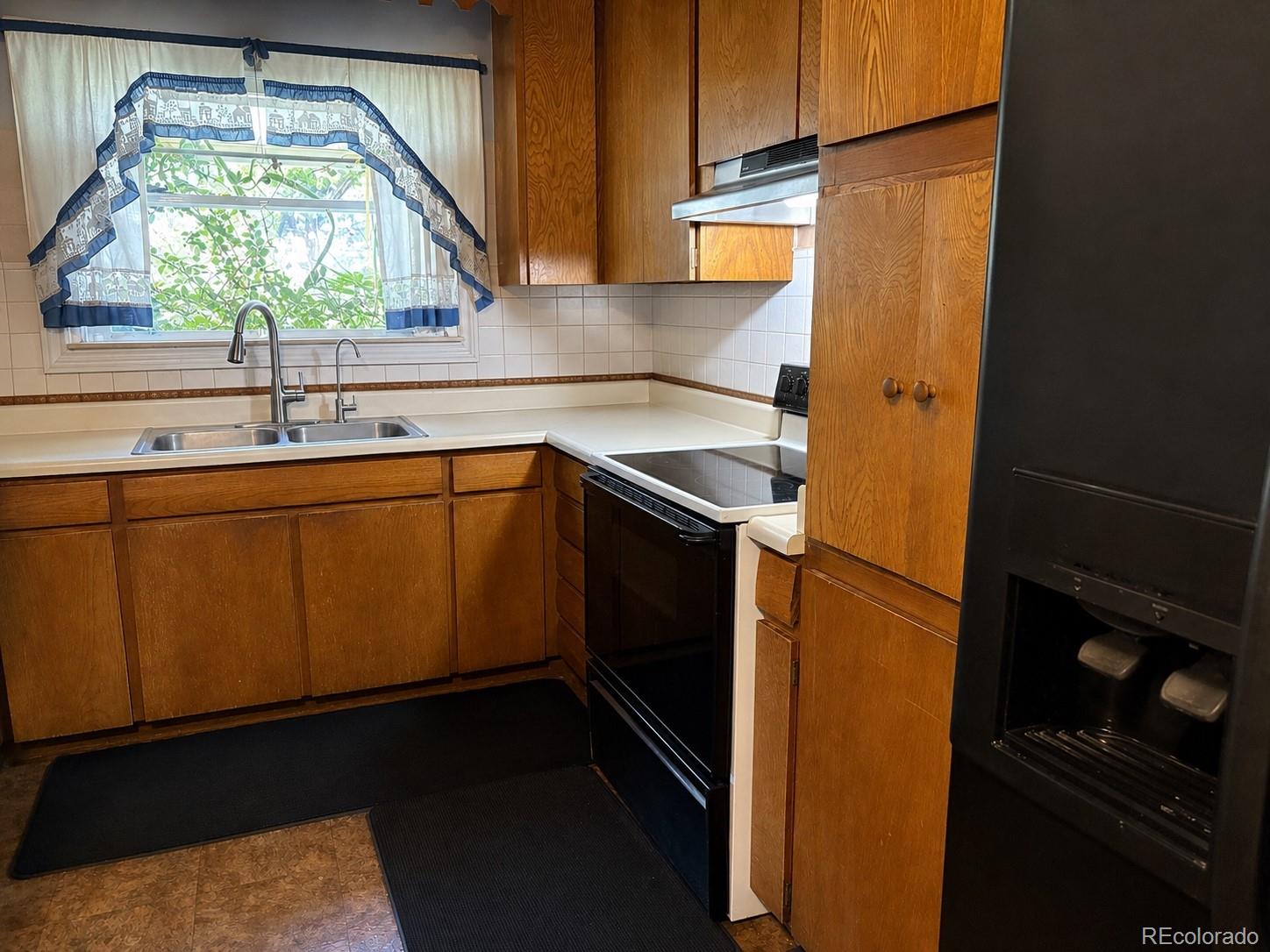 MLS Image #3 for 10672  loren lane,denver, Colorado