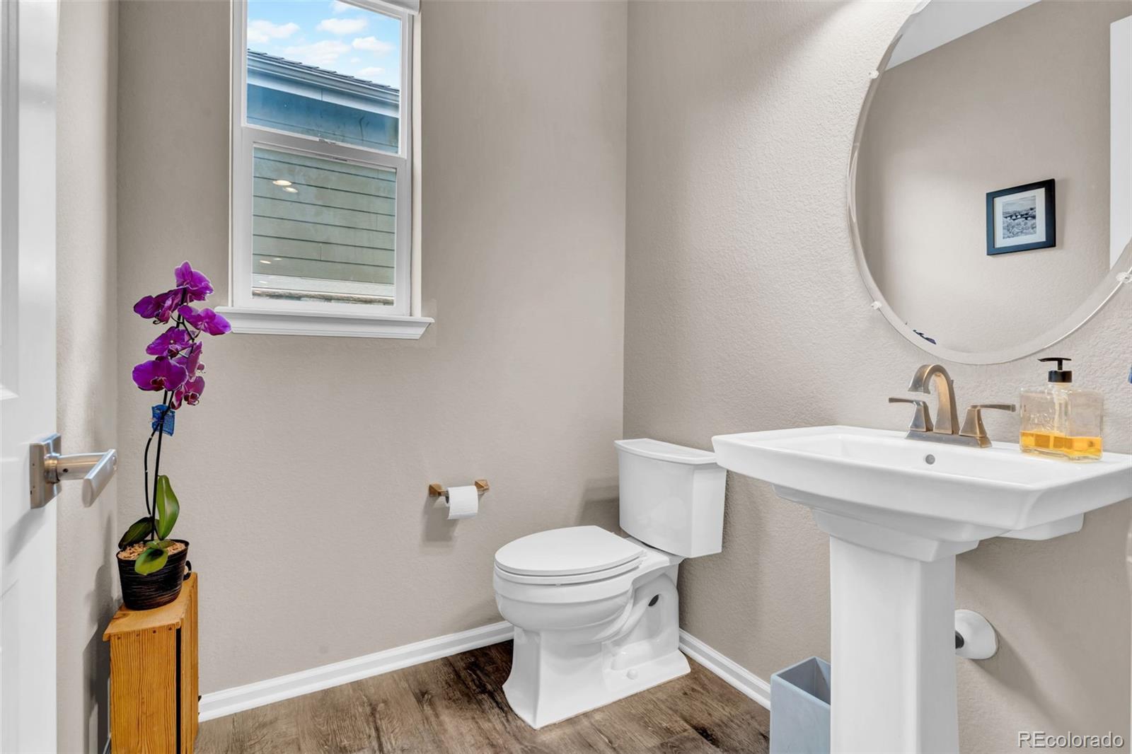 MLS Image #11 for 23850 e ontario place,aurora, Colorado