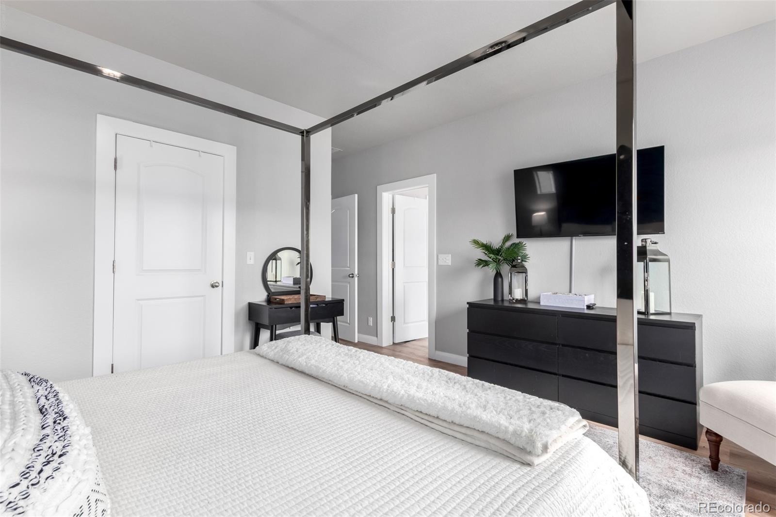 MLS Image #14 for 1440 w 67th avenue,denver, Colorado