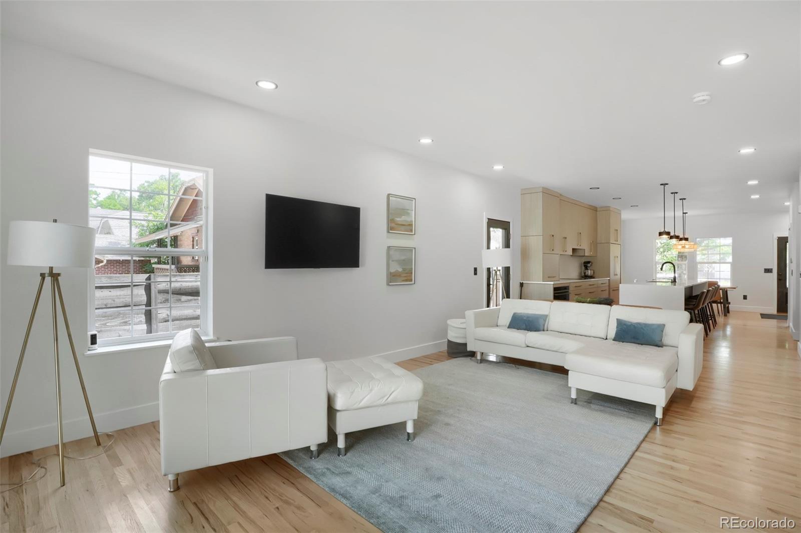 MLS Image #3 for 2071 s grant street,denver, Colorado