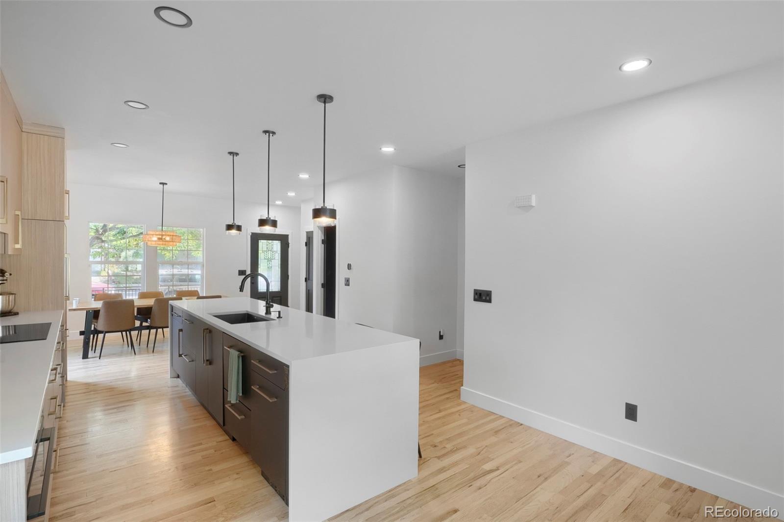 MLS Image #6 for 2071 s grant street,denver, Colorado