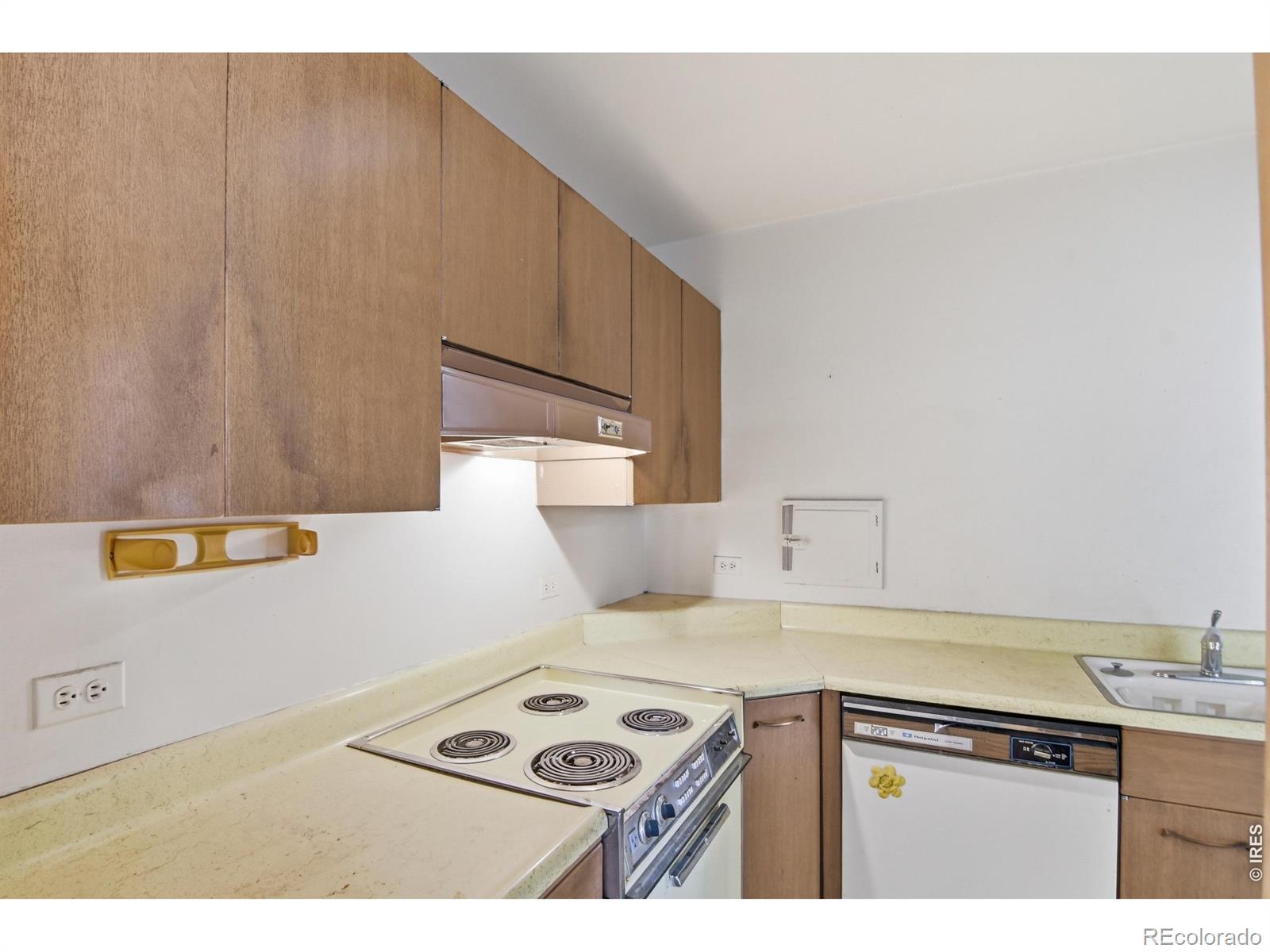 MLS Image #5 for 855 n pennsylvania street,denver, Colorado