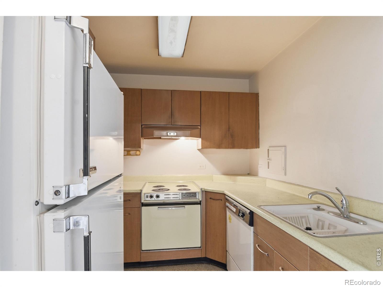 MLS Image #7 for 855 n pennsylvania street,denver, Colorado
